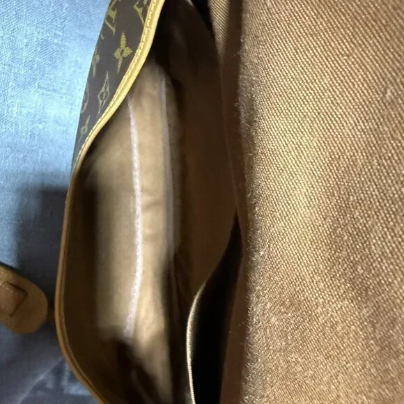 **Authentic** Louis Vuitton Saumur 30 - Picture 12 of 15